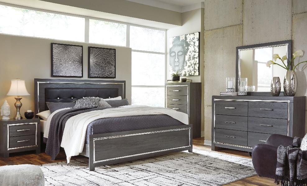 Image of Lodanna - 9 Pc. -  Dresser, Mirror, Chest, King Panel Bed With Roll Slats, 2 Nightstands - Gray