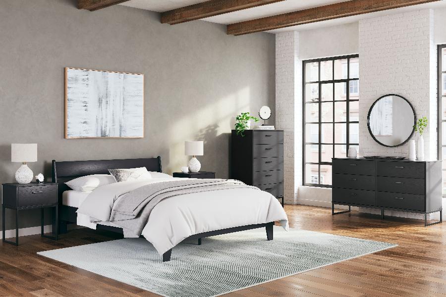 Image of Socalle - 4 Pc. - Dresser, Chest, Queen Panel Platform Bed - Black