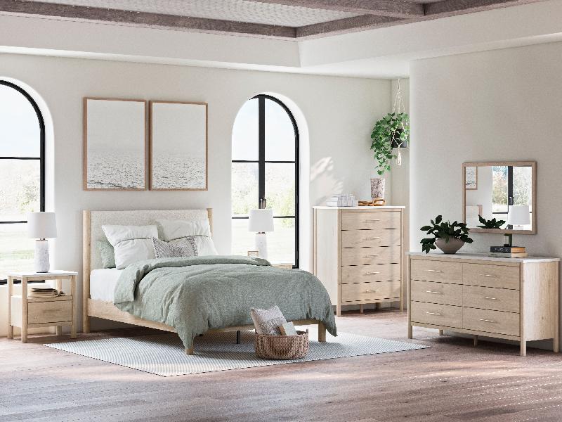 Image of Cadmori - 7 Pc. - Dresser, Mirror, Queen Upholstered Panel Bed, 2 Nightstands - Two-tone