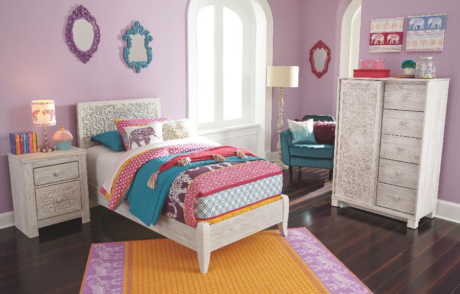 Image of Paxberry - 4 Pc. - Twin Panel Bed, Dressing Chest, Nightstand - Whitewash