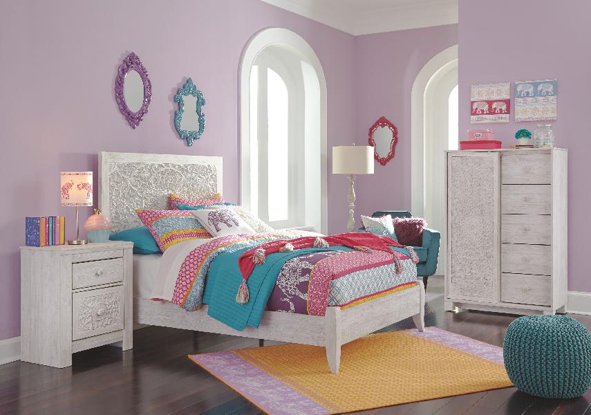 Image of Paxberry - 4 Pc. - Full Panel Bed, Dressing Chest, Nightstand - Whitewash