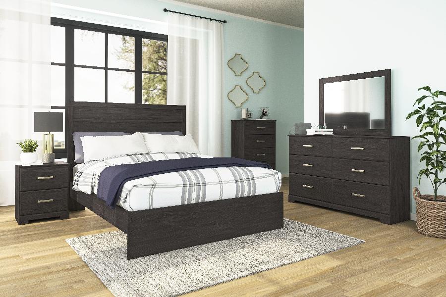 Image of Belachime - 7 Pc. - Dresser, Mirror, Chest, Queen Panel Bed, 2 Nightstands - Black