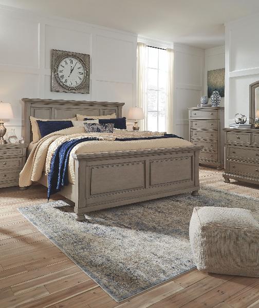 Image of Lettner - 7 Pc. - Dresser, Mirror, Queen Panel Bed, 2 Nightstands - Light Gray