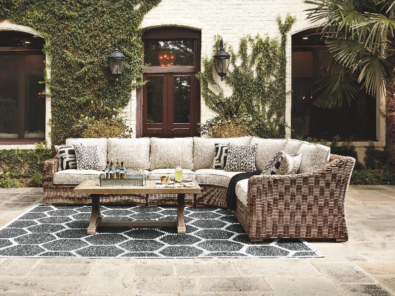 Image of Beachcroft - 5 Pc. - Sectional Lounge Set - Beige