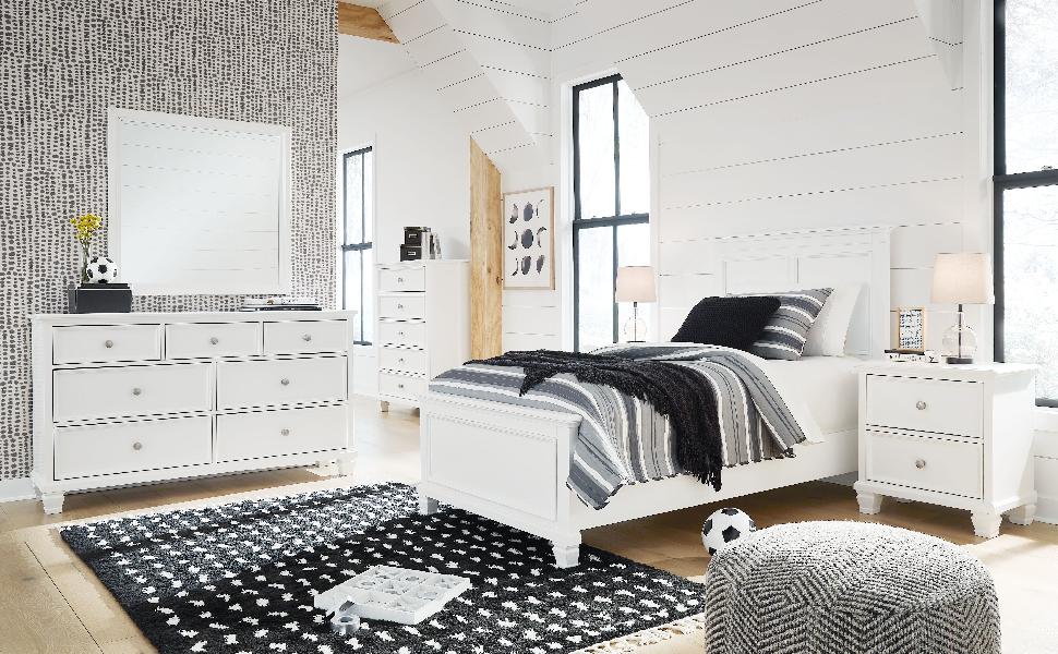 Image of Fortman - 5 Pc. - Dresser, Mirror, Twin Panel Bed - White